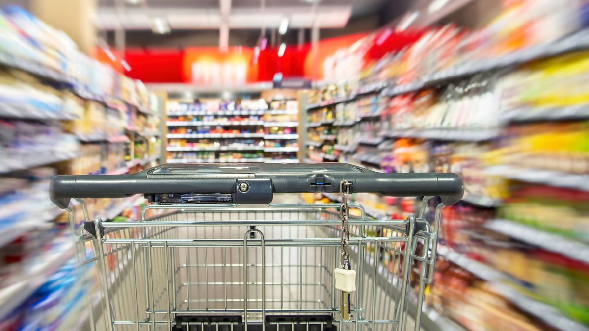 Einkaufswagen in einem Supermarkt