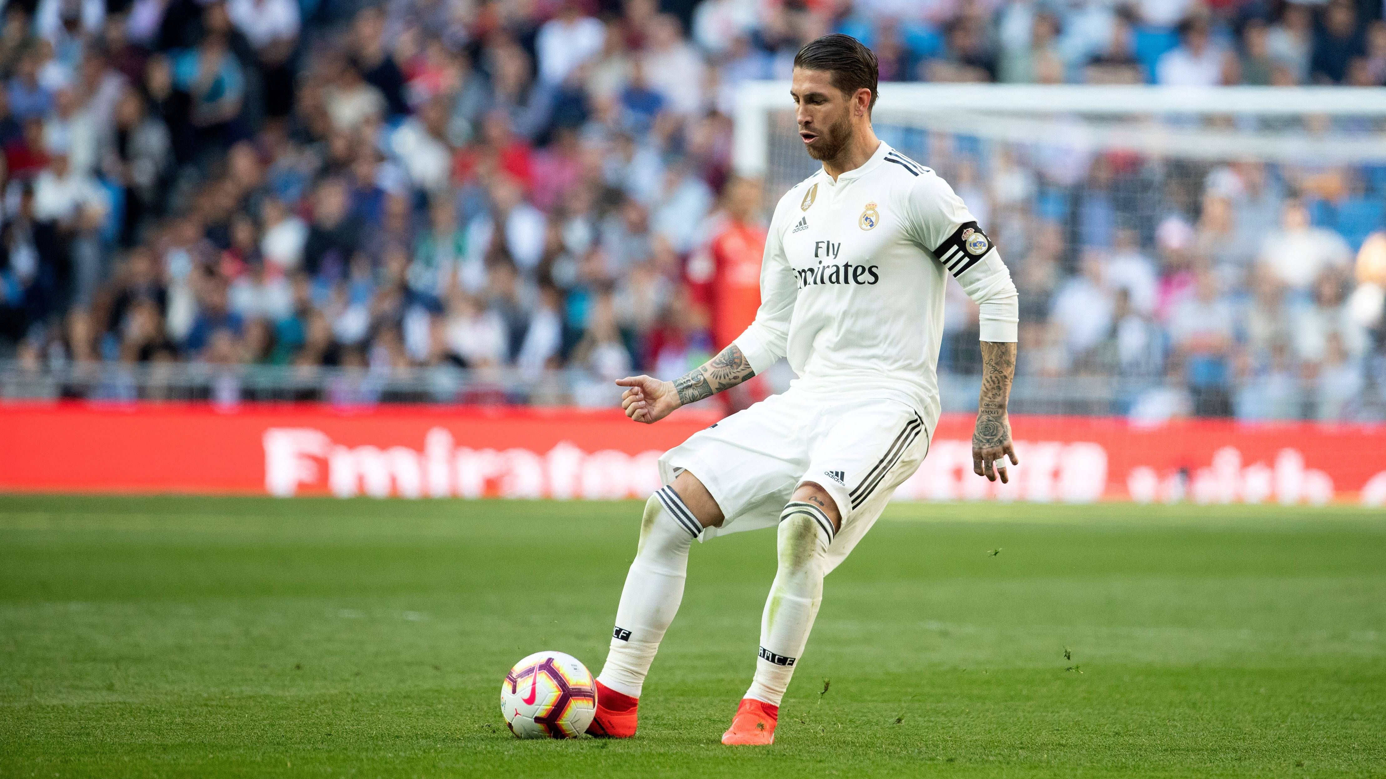 <strong>Innenverteidiger</strong><br>Spieler: Sergio Ramos<br>Spielte unter anderem für: Real Madrid, FC Sevilla<br>Nationalmannschaft: Spanien