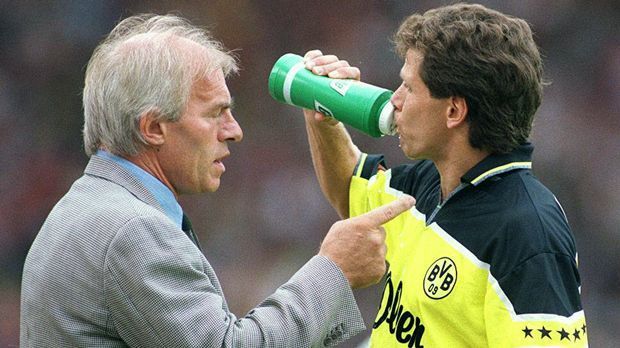 
                <strong>Nevio Scala (Borussia Dortmund)</strong><br>
                Mit Nevio Scala scheiterte schon vor Jahren ein Landsmann Ancelottis in der Bundesliga - und zwar kläglich! Er kam 1997 als Nachfolger von Ottmar Hitzfeld zum damaligen Champions-League-Sieger Borussia Dortmund. Doch der Funke sprang nicht über vom Italiener auf den Ruhrpott-Klub. In der Bundesliga wurde der BVB unter Scala nur Elfter und so war es nicht verwunderlich, dass der Italiener nach einem Jahr wieder gehen musste. Im Pokal blamierte sich Dortmund zudem bei Underdog Trier. Zum Abschluss seiner kurzen Ära wurde Scala am 34. Spieltag noch einmal vorgeführt. Beim FC Bayern verlor Dortmund sang- und klanglos mit 0:4. Nach dem BVB coachte Scala noch jeweils für kurze Zeit Besiktas Istanbul, Schachtjor Donetsk und Spartak Moskau. 
              