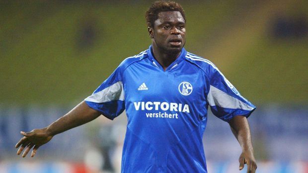 
                <strong>Gerald Asamoah</strong><br>
                Der Stürmer spielte mehr als elf Jahre für den FC Schalke 04, ist bis heute ein Publikumsliebling. Auf Initiative des früheren Managers Rudi Assauer wird der Ex-Nationalspieler von den Fans liebevoll "Blondie" gerufen. 
              