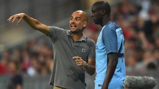 
                <strong>Yaya Toure (Manchester City)</strong><br>
                Yaya Toure (Manchester City): Ähnlich wie bei Schweinsteiger war die Degradierung Toures bei ManCity schon früh so gut wie sicher. Denn der neue City-Trainer Pep Guardiola und der Ivorer haben eine nicht ganz unproblematische Vorgeschichte. Bei Barcelona sortierte Guardiola den Mittelfeld-Strategen einst schon aus - und wiederholte den Vorgang nun auch bei den Citizens.
              