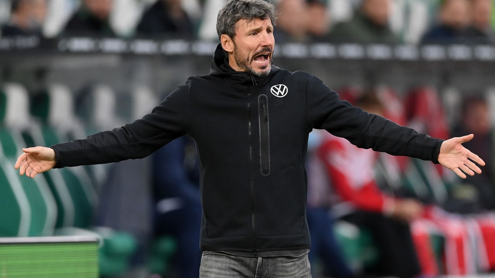 
                <strong>2021/22: Mark van Bommel (VfL Wolfsburg)</strong><br>
                Nach dem 8. Spieltag -Datum: 14.10.2021 -Tabellenplatz: 8 -Nachfolger: noch unklar
              