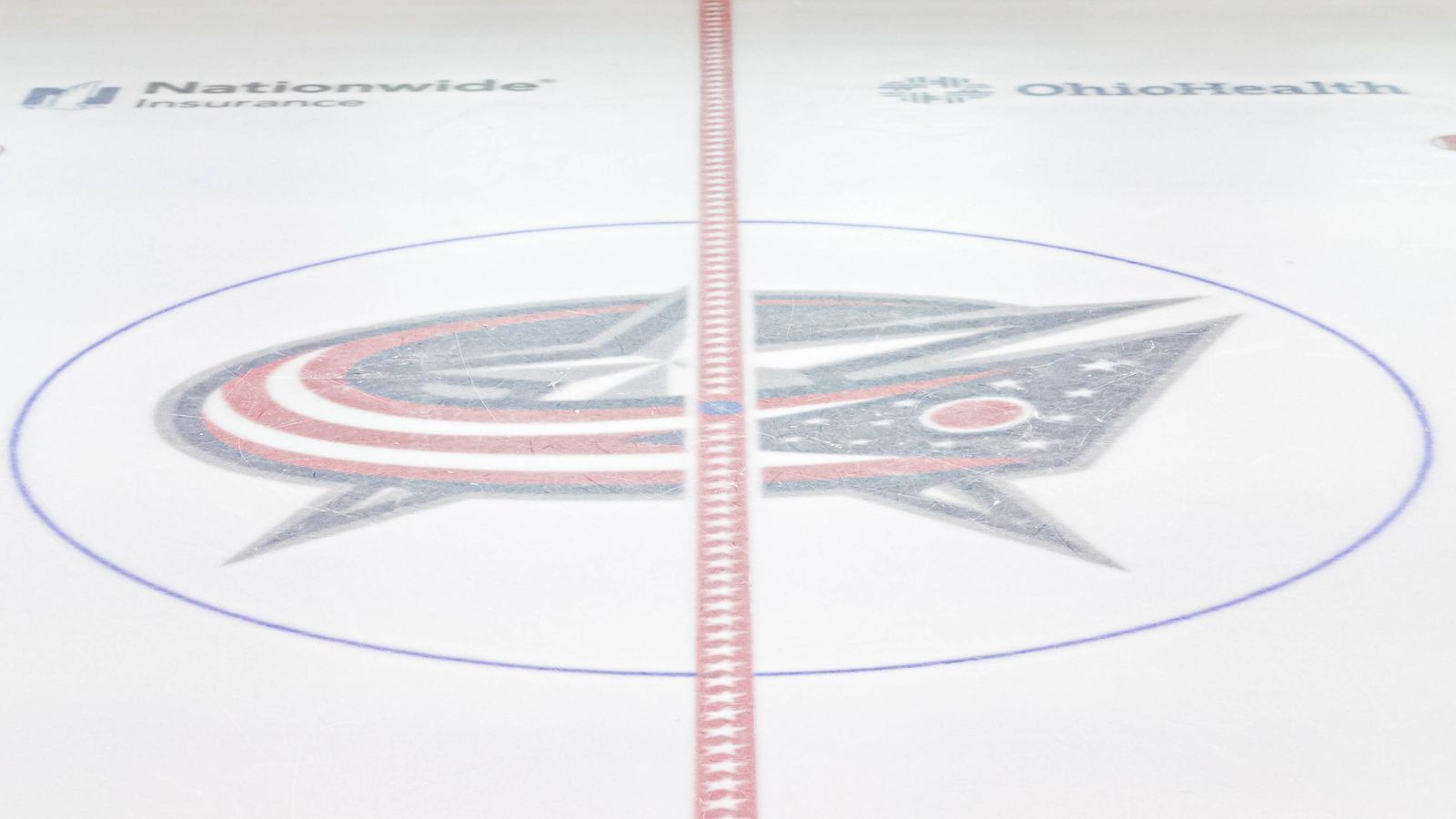 
                <strong>Columbus Blue Jackets</strong><br>
                Der Name des seit dem Jahre 2000 am Spielbetrieb teilnehmenden Teams entsprang einer Fan-Umfrage mit etwa 14.000 Einsendungen. Der Name Blue Jackets erinnert an die Soldaten der Nordstaaten, die aufgrund der Farbe ihrer Uniformen als Blue Jackets (blaue Jacken) bezeichnet wurden.
              