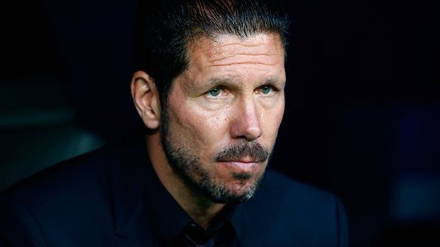 
                <strong>Diego Simeone</strong><br>
                Diego Simeone: FC Chelsea. Der Argentinier führt Atletico in den vergangenen Jahren zu Meisterschaft, Pokalsieg und ins Champions-League-Finale. Doch auf Dauer hat der kleine Nachbar keine Chance gegen Real und Barca. Ehrgeiz, Attitüde, verbale Kämpfe mit Schiedsrichtern und Gegnern - damit ist Simeone der ideale Nachfolger für Jose Mourinho. 
              