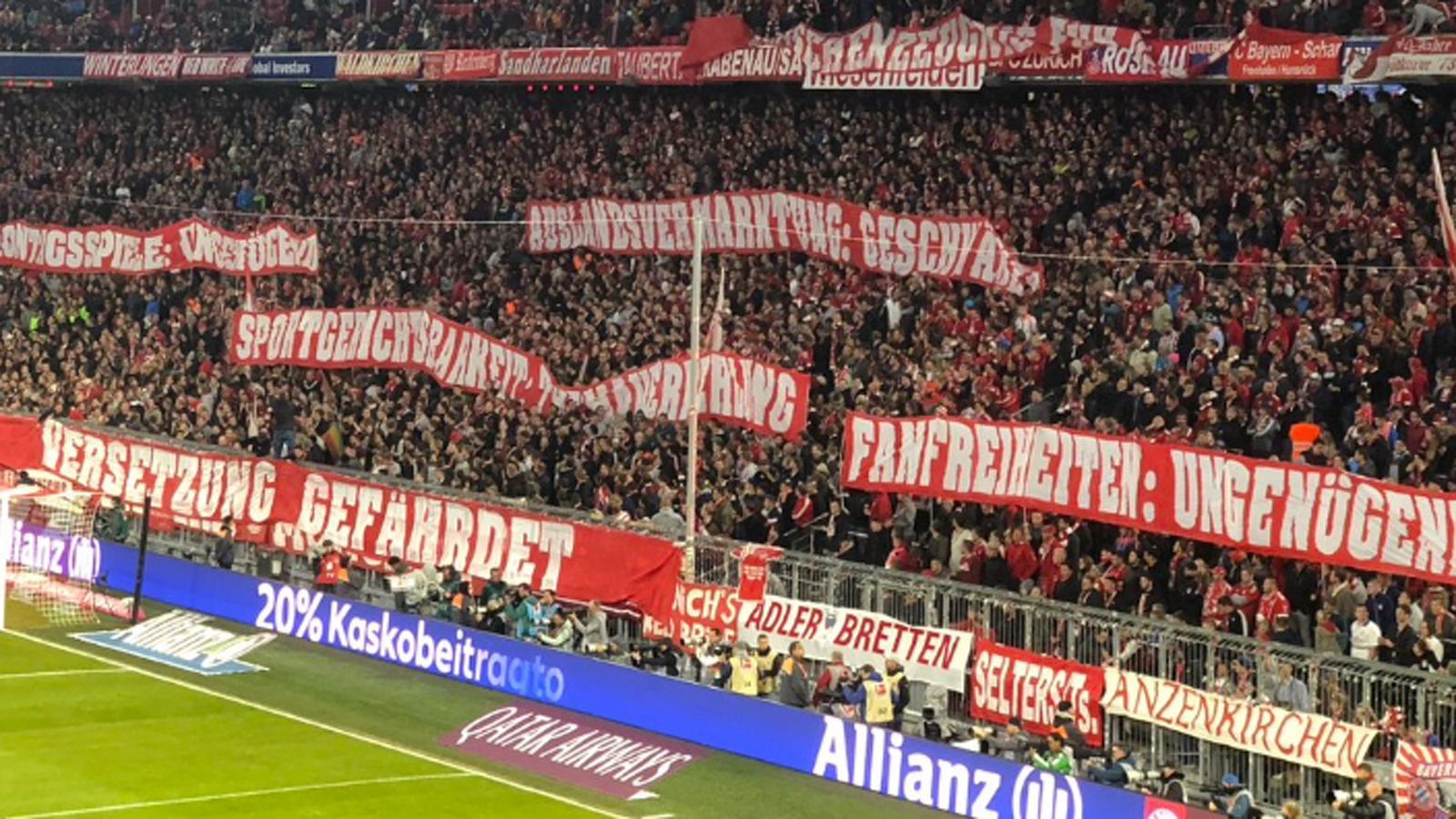 
                <strong>Fan-Protest in München</strong><br>
                Das von den Anhängern in der Südkurve der Allianz Arena ausgestellte Zeugnis endet mit dem vernichtenden Urteil: Versetzung gefährdet.
              