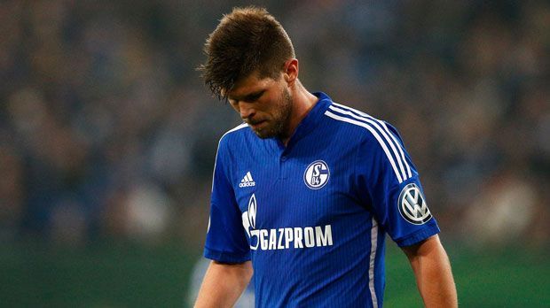 
                <strong>Platz 2: Klaas-Jan Huntelaar (9/16) - 56,3%</strong><br>
                Platz 2: Klaas-Jan Huntelaar (9/16) - 56,3%. Der "Hunter" wird seinem Spitznamen beim Elfmeterschießen nicht wirklich gerecht. Wenn man bedenkt, dass fünf von den letzten sieben Versuchen nicht ins Tor gingen, muss man sich schon fragen, warum es der Schalker immer wieder versucht. Torjäger halt ...
              