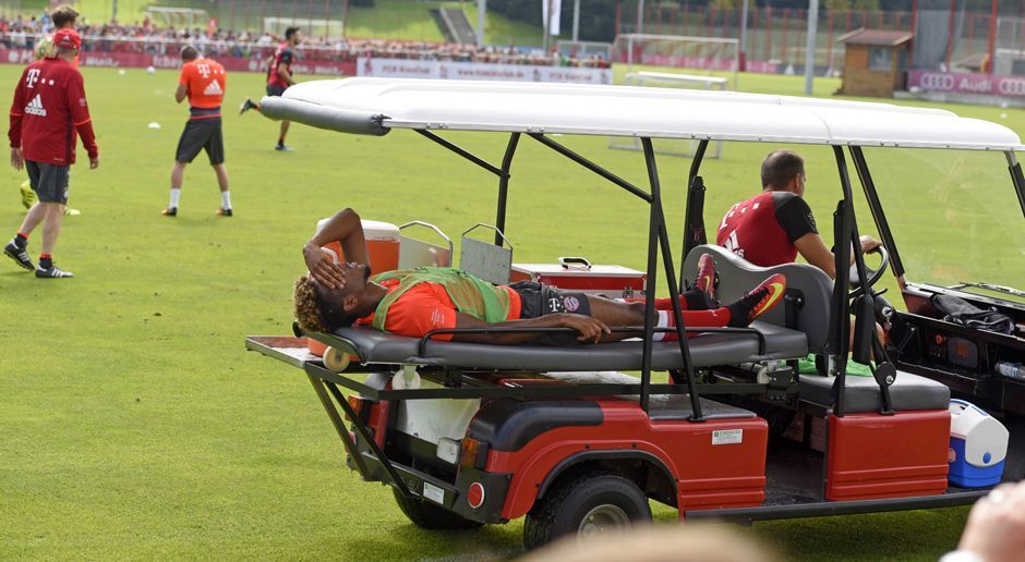 
                <strong>Kingsley Coman (FC Bayern München)</strong><br>
                Kingsley Coman (FC Bayern München): Bitterer Ausfall für den FC Bayern! Der deutsche Rekordmeister muss vorerst ohne Kingsley Coman auskommen. Der Franzose zog sich beim Training eine Verletzung des Kapselbandapparates im linken Sprunggelenk zu. Wie lange Coman ausfallen wird, ist noch nicht klar.
              