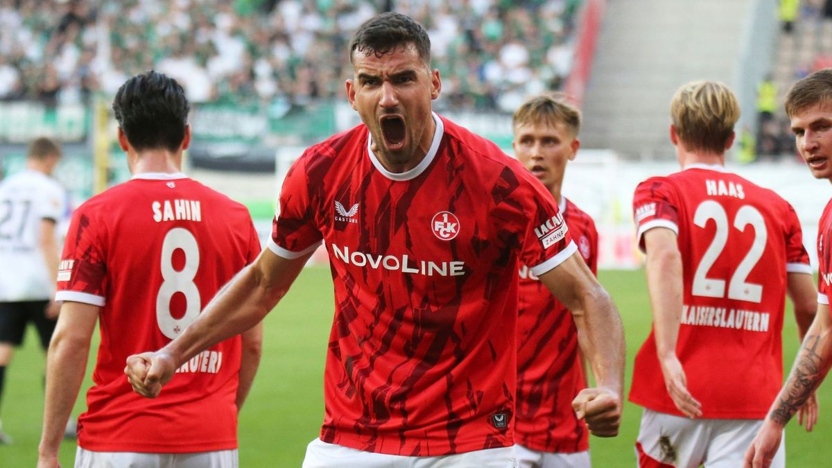 Prtajin schreit nach dem 3:0 seine Freude heraus