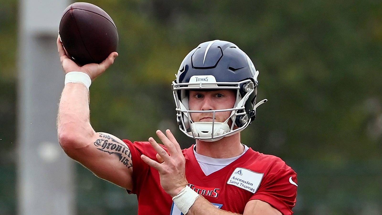 
                <strong>Tennessee Titans </strong><br>
                &#x2022; <strong>Name:</strong> Will Levis<br>&#x2022; <strong>Position:</strong> Quarterback<br>&#x2022; <strong>Stats 2022:</strong> 2.406 Passing Yards, 19 Touchdowns, zehn Interceptions (in elf Spielen am College für Kentucky)<br>
              