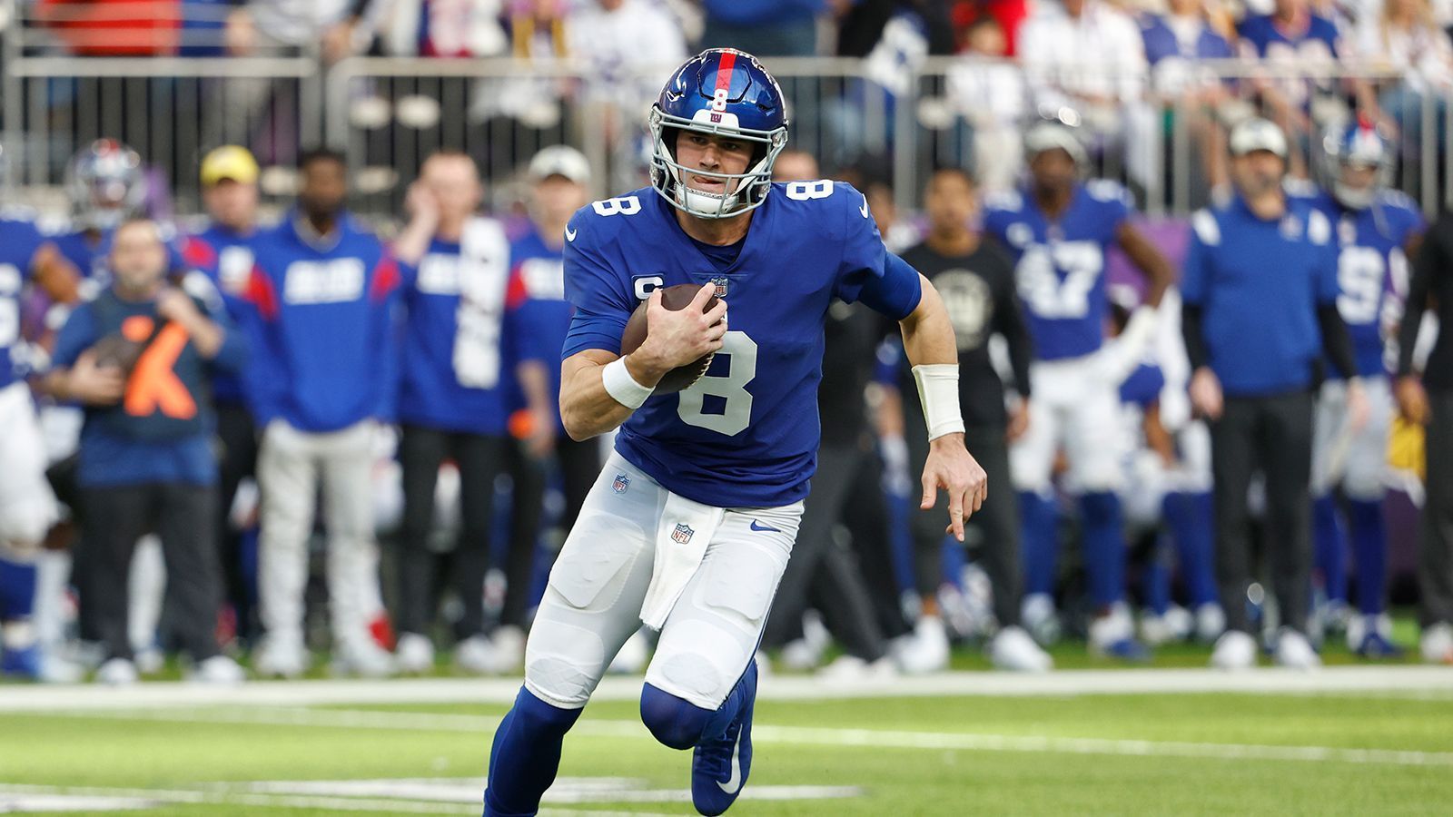 <strong>New York Giants</strong><br>
                500 US-Dollar investierte Tim Mara im Jahr 1925, um die New York Giants ins Leben zu rufen. Damit zählt die Franchise zu den ältesten Teams der Liga.&nbsp;
