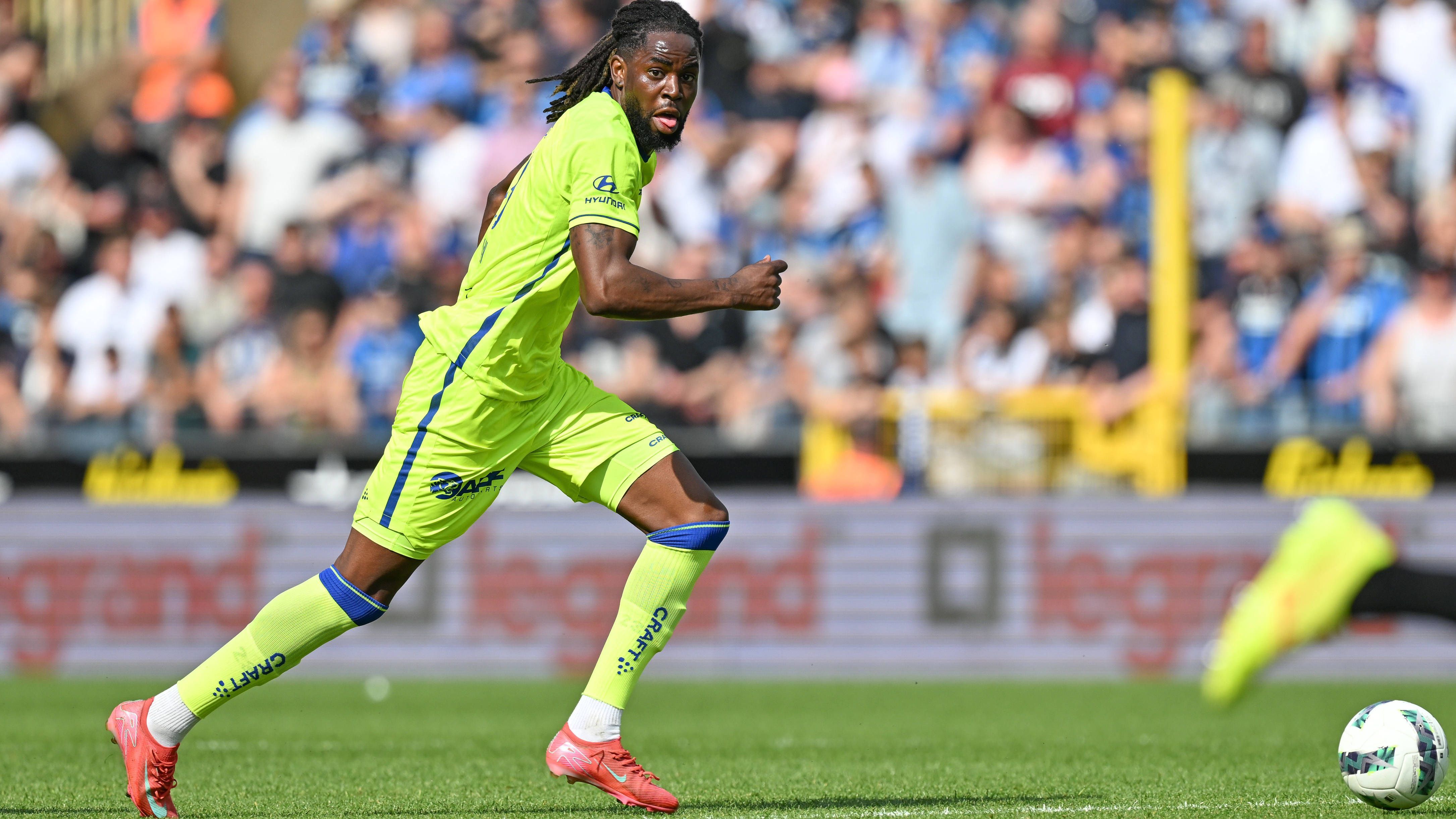 <strong>Jordan Torunarigha (Hamburger SV)</strong><br>Als Jordan Torunarigha Hertha BSC im Januar 2022 verließ, spielten die Berliner noch erstklassig. Nun kehrt der Abwehrspieler in die Bundesliga zurück. Der Hamburger SV sicherte sich die Dienste des Deutsch-Nigerianers, dessen Vertrag bei KAA Gent auslief, dem Vernehmen nach bis 2028.