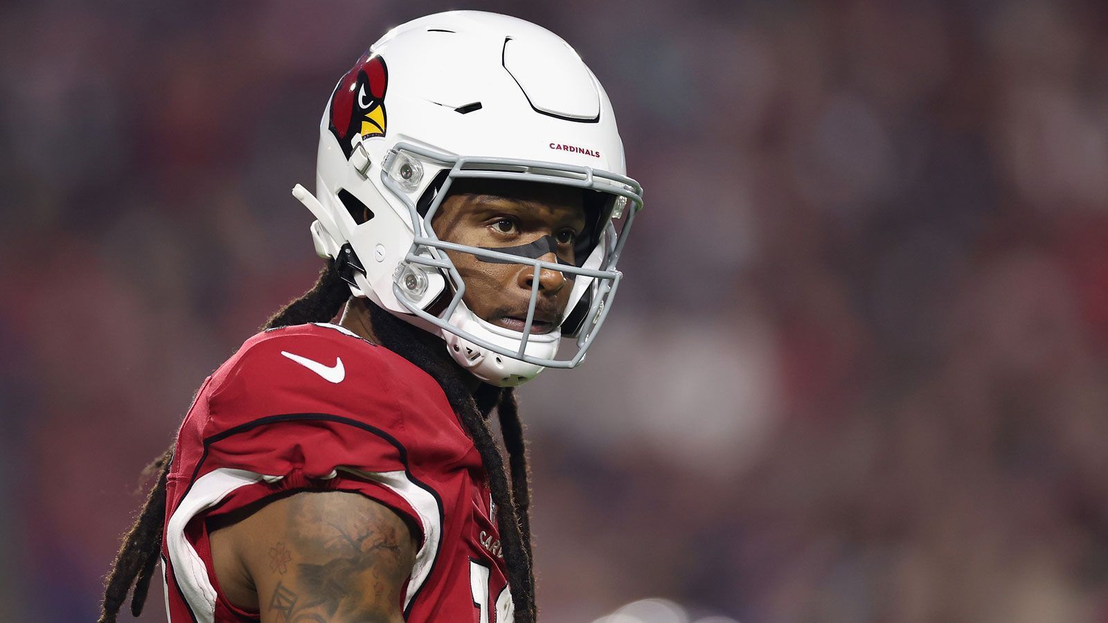 <strong>DeAndre Hopkins (Wide Receiver, Arizona Cardinals): 6 Spiele</strong><br>
                DeAndre Hopkins leistete sich ein Vergehen hinsichtlich der Dopingrichtlinie der NFL, der Wide Receiver verpasste in der Folge die ersten sechs Begegnungen der 2022er Saison.
