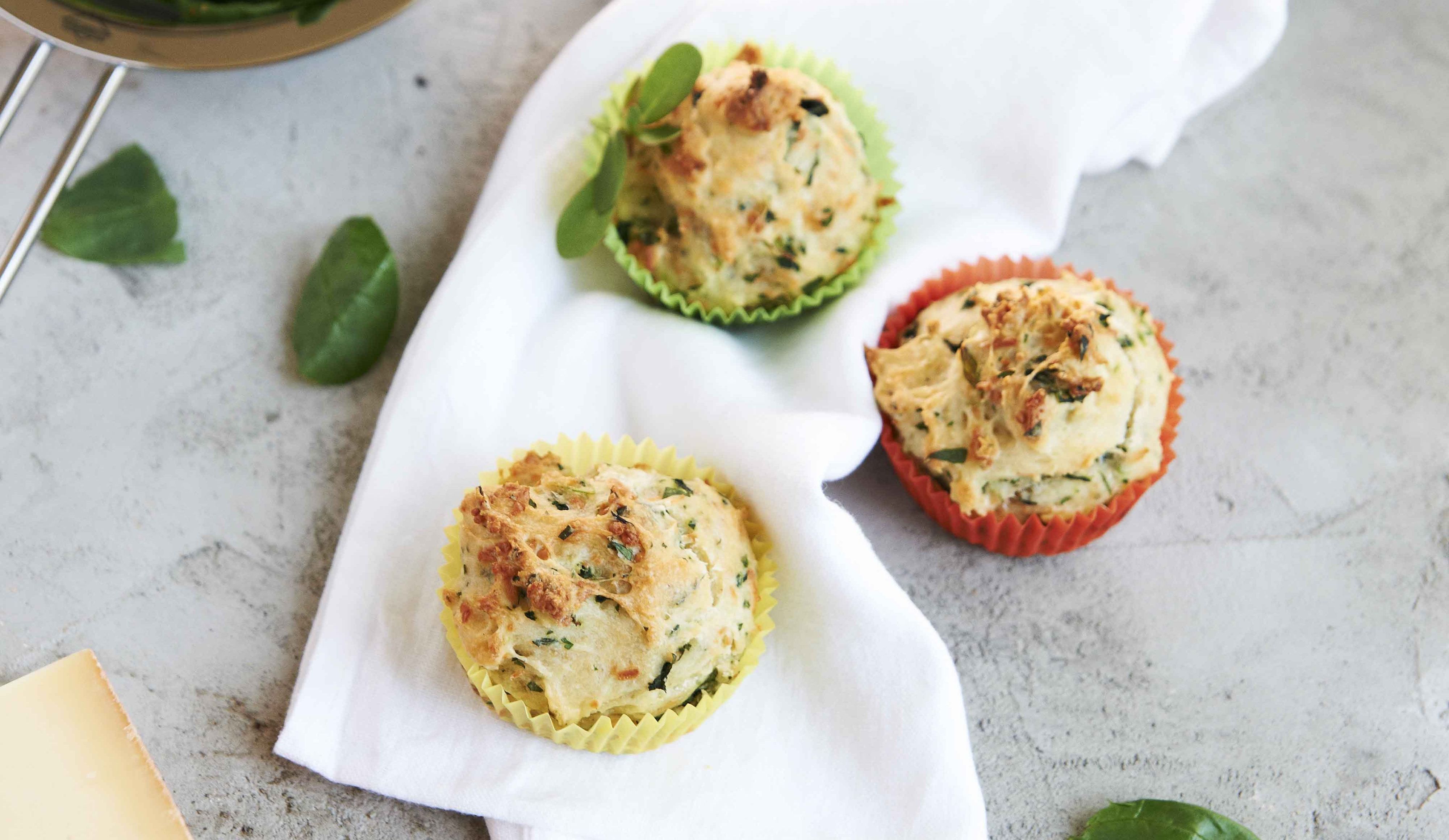 Spinat-Muffins mit Käse - Rezept aus Enie backt