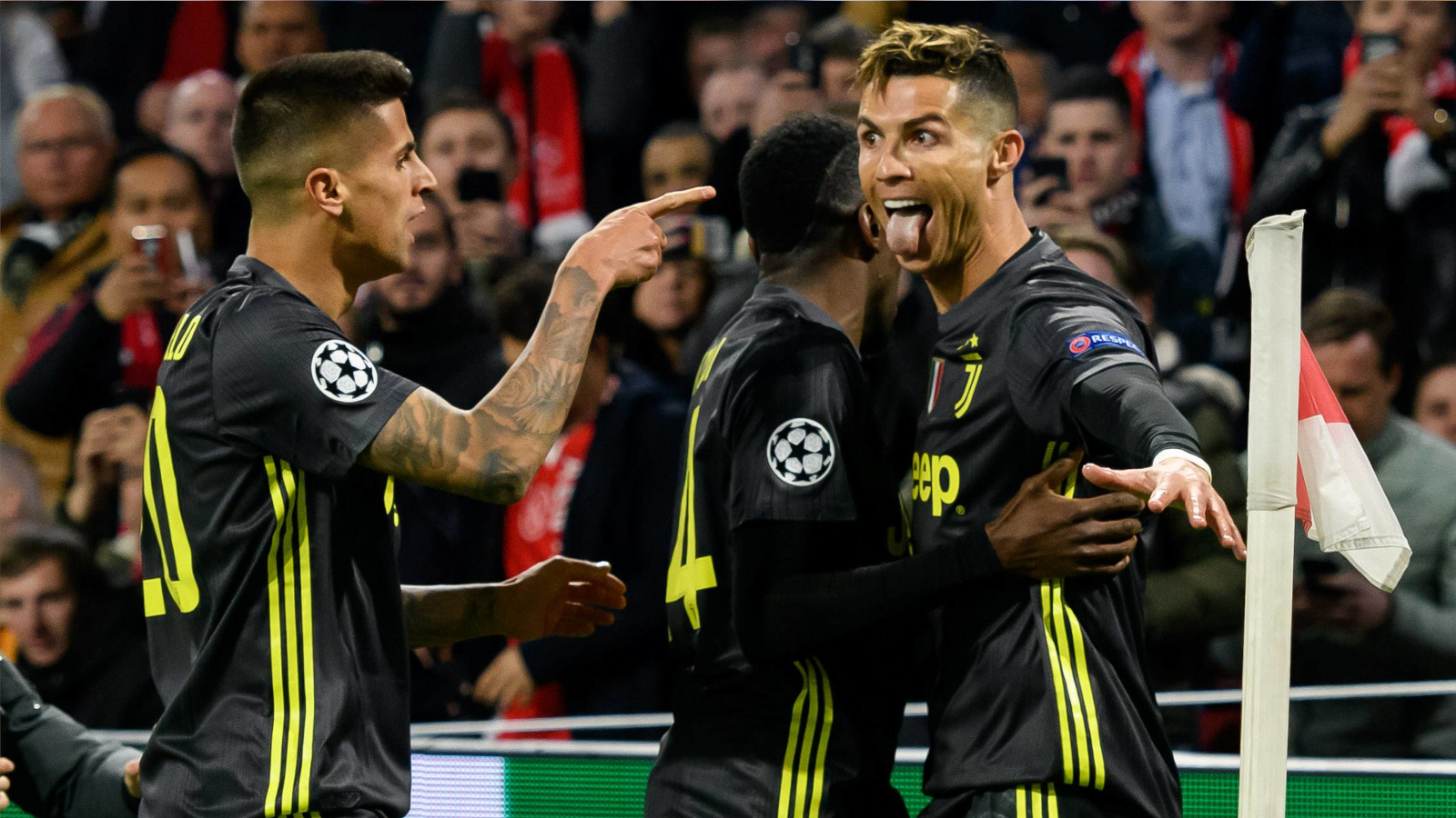 
                <strong>Keinerlei Anlaufschwierigkeiten in Italien</strong><br>
                In seiner ersten Saison katapultiert er Juventus mit 21 Toren und neun Assists zur Meisterschaft. Er wird sofort Italiens Fußballer des Jahres. Doch in der Champions League ist schon im Viertelfinale gegen Ajax Amsterdam Schluss.
              