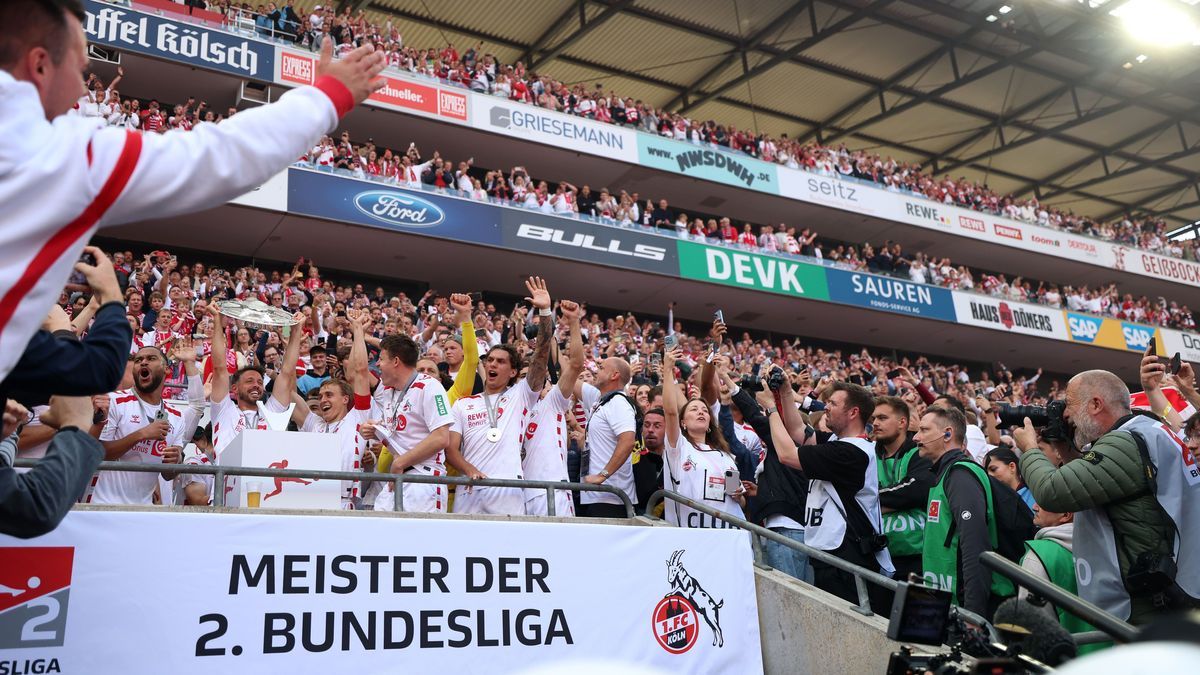 1. FC Köln v 1. FC Kaiserslautern - Second Bundesliga