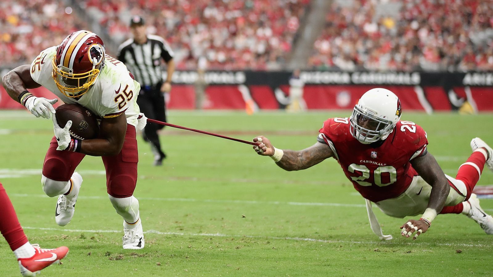 
                <strong>Deonte Bucannon (Linebacker/Safety, Arizona Cardinals)</strong><br>
                Bucannon ist ein Opfer des Abgangs vom Coaching Staff um Bruce Arians. Im neuen 4-3-System unter Steve Wilks hat der Linebacker-/Safety-Hybrid keine Position mehr und spielt damit kaum eine Rolle im Spiel der Cardinals. Nach der Saison würde es für den 26-Jährigen in die Free Agency gehen.
              