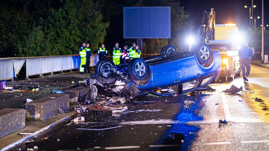 Ein betrunkener Autofahrer legte mit einem Unfall eine vielbefahrene ICE-Strecke lahm.