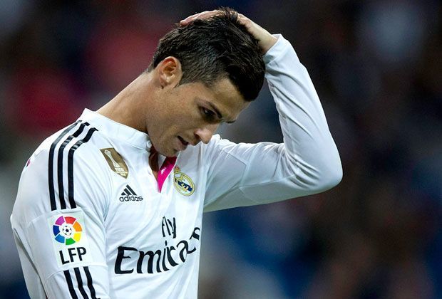 
                <strong>Ronaldo schmollt nach Tor-Klau</strong><br>
                 ... Cristiano Ronaldo. Der Fußballer des Jahres 2014 konnte sich gar nicht über den Treffer seines Verteidigers freuen. Doch was war passiert?
              