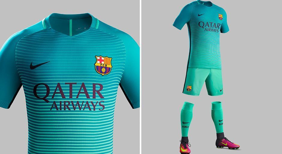 
                <strong>FC Barcelona Ausweichtrikot</strong><br>
                Premiere in Mönchengladbach: Beim Champions-League-Spiel bei den "Fohlen" präsentiert der FC Barcelona erstmals sein neues Ausweichtrikot. Dieses besticht laut Ausstatter Nike "durch eine leuchtende Mischung aus Grün-Tönen in Querstreifenoptik". Vom Kragen bis zur Hose hellt die Farbe auf dem Jersey immer mehr auf. An beiden Seiten verläuft ein schwarzer Längsstreifen. Das Trikot soll besonders dehnbar und atmungsaktiv sein.
              