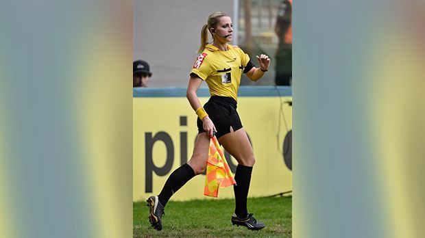 
                <strong>Fernanda Colombo Uliana</strong><br>
                Bei diesem Anblick dürften einige Fans das Geschehen auf dem Platz jedoch schnell vernachlässigen.
              