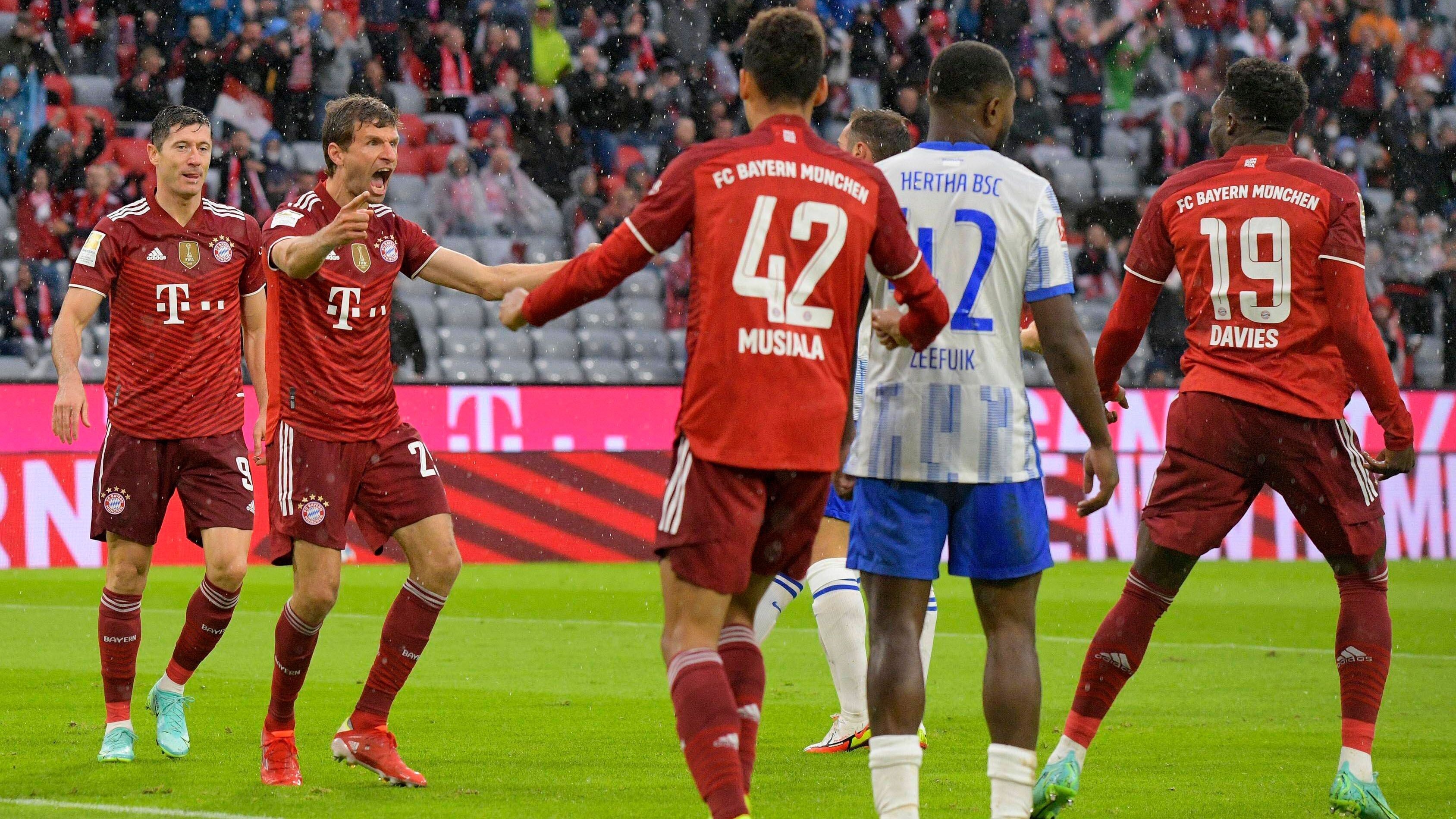 
                <strong>Spielfreudig, zweikampfstark und torgefährlich - Jamal Musiala gegen Hertha BSC</strong><br>
                Durch einen klugen Laufweg - nach Ballabgabe hinterläuft Musiala Davies- zieht der EM-Teilnehmer die Hertha-Verteidiger Boyata und Zeefuik aus der Mitte und sorgt so für Unordnung im Strafraum der Hauptstädter, die letztendlich zum ersten Treffer des Tages führt.
              