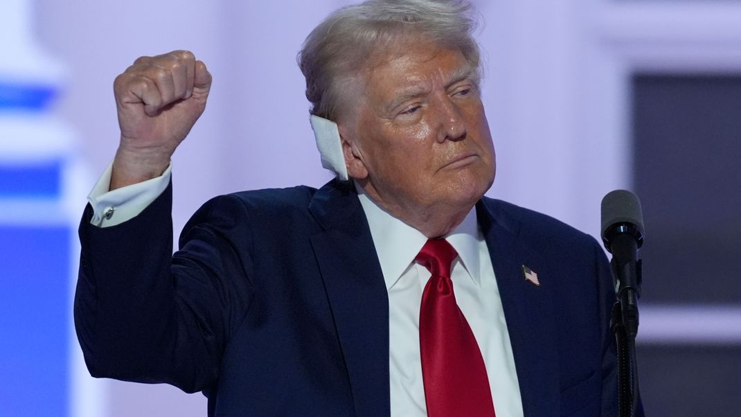 Der republikanische Präsidentschaftskandidat und ehemalige US-Präsident Donald Trump spricht während der Schlussnacht der Republican National Convention.