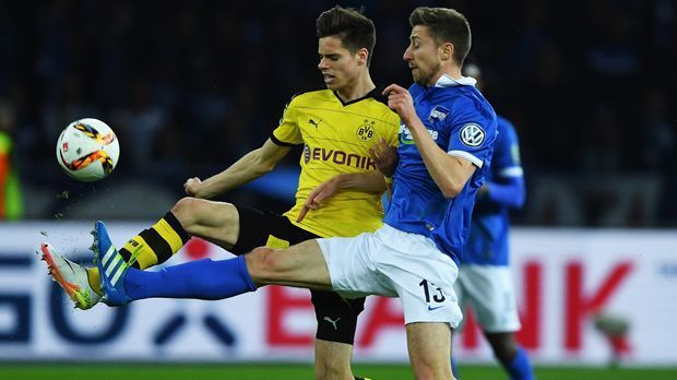 
                <strong>Julian Weigl</strong><br>
                Julian Weigl: Nach seiner schöpferischen Pause beim 3:0-Sieg in der Bundesliga gegen den HSV kehrte der Jungstar zurück in die Startelf. Der Neuzugang überzeugte einmal mehr im defensiven Mittelfeld als Ballverteiler und Taktgeber. ran.de-Note: 2
              