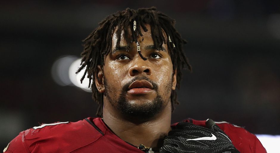 
                <strong>Robert Nkemdiche (Arizona Cardinals)</strong><br>
                Bei den Arizona Cardinals fehlte am Mittwoch Robert Nkemdiche im Training. Der Defensive Tackle sollte dennoch fit für den Saisonstart sein. Head Coach Bruce Arians: "Ich denke es gibt eine sehr gute Chance, dass er spielt."
              