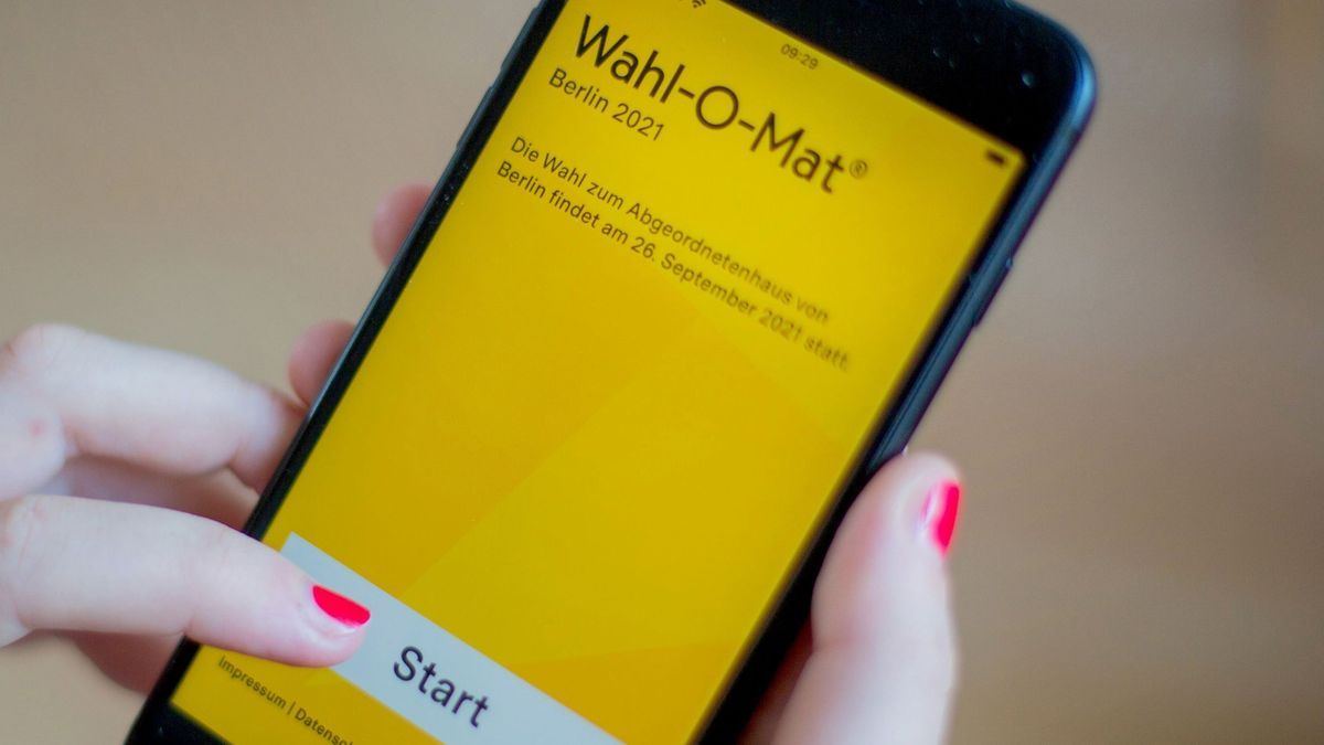 Die Wahl-O-Mat App auf einem Smartphone