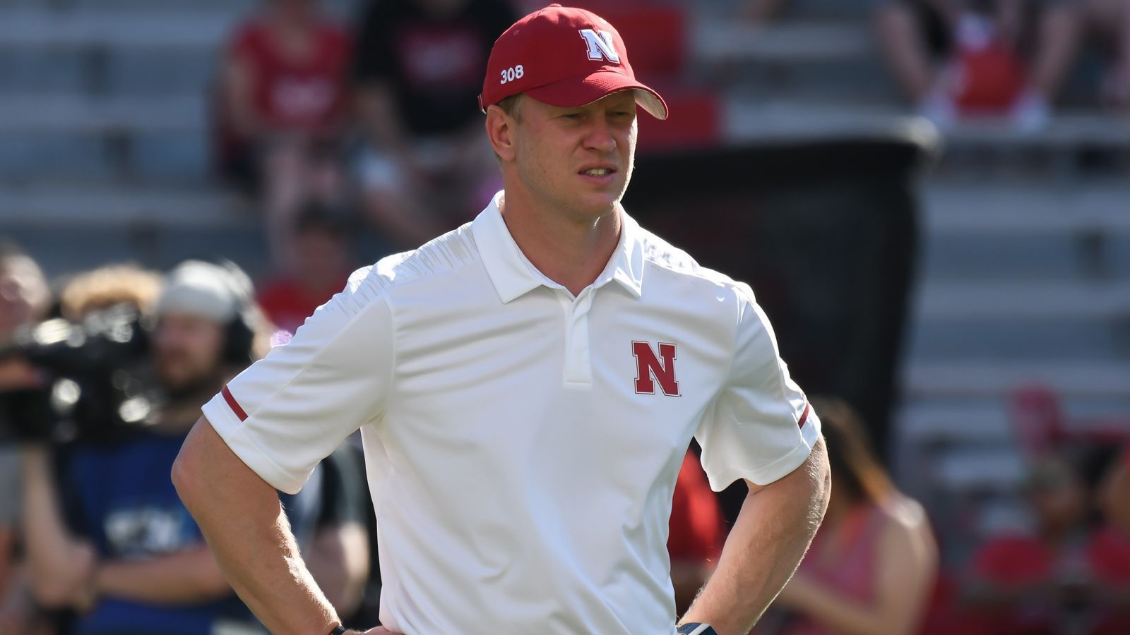 
                <strong>Nebraska Cornhuskers</strong><br>
                Seit 2018 ist Scott Frost als Head Coach der Cornhuskers im Amt. Der Local-Hero bringt NFL-Erfahrung mit (Defensive Back u. a. für die New York Jets und Cleveland Browns) und gestaltete eine dynamische Offense um Quarterback Adrian Martinez. In seiner Premieren-Saison führte er das College zu einem Record von 4:8. In ihr Auftakt-Heimspiel gegen die Jaguars geht das aufstrebende College als klarer Favorit.
              