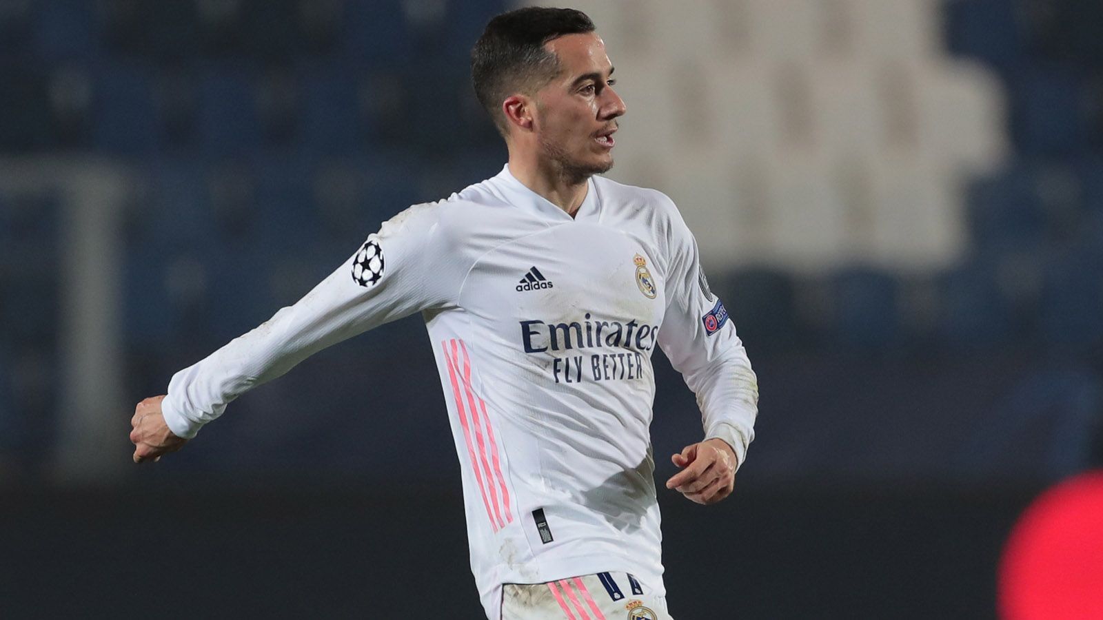 
                <strong>Lucas Vazquez (Real Madrid)</strong><br>
                Zu Lucas Vazquez hatten die Bayern sogar schon Kontakt aufgenommen, ein konkretes Angebot gab es aber noch nicht. Doch dann erlitt der gelernte Rechtsaußen im Saisonendspurt bei Real Madrid einen Kreuzbandriss. Die Bayern nahmen Abstand und Vazquez verlängerte seinen auslaufenden Vertrag nach monatelangem Poker bis 2024. Bayern-Fazit: dumm gelaufen
              