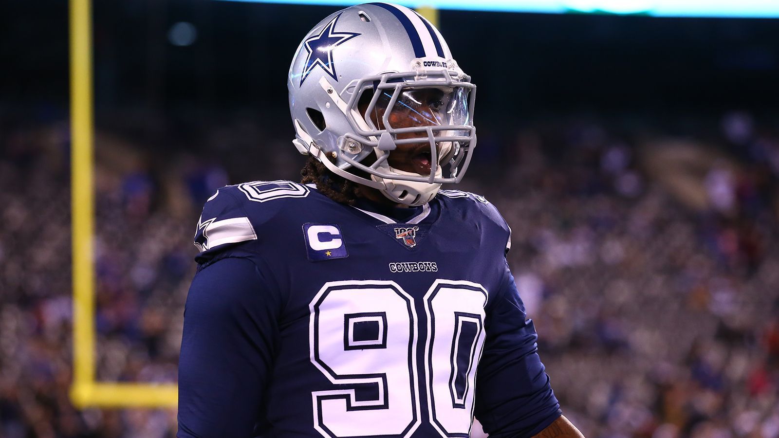 
                <strong>Platz 9: DeMarcus Lawrence (Dallas Cowboys)</strong><br>
                Position: Defensive End -Cap Hit: 25 Millionen Dollar -Vertragsjahr: 3 von 5 -Base Salary: 17 Mio. Dollar -Signing Bonus: 5 Mio. Dollar -Bonus durch Umstrukturierung: 3 Mio. Dollar
              