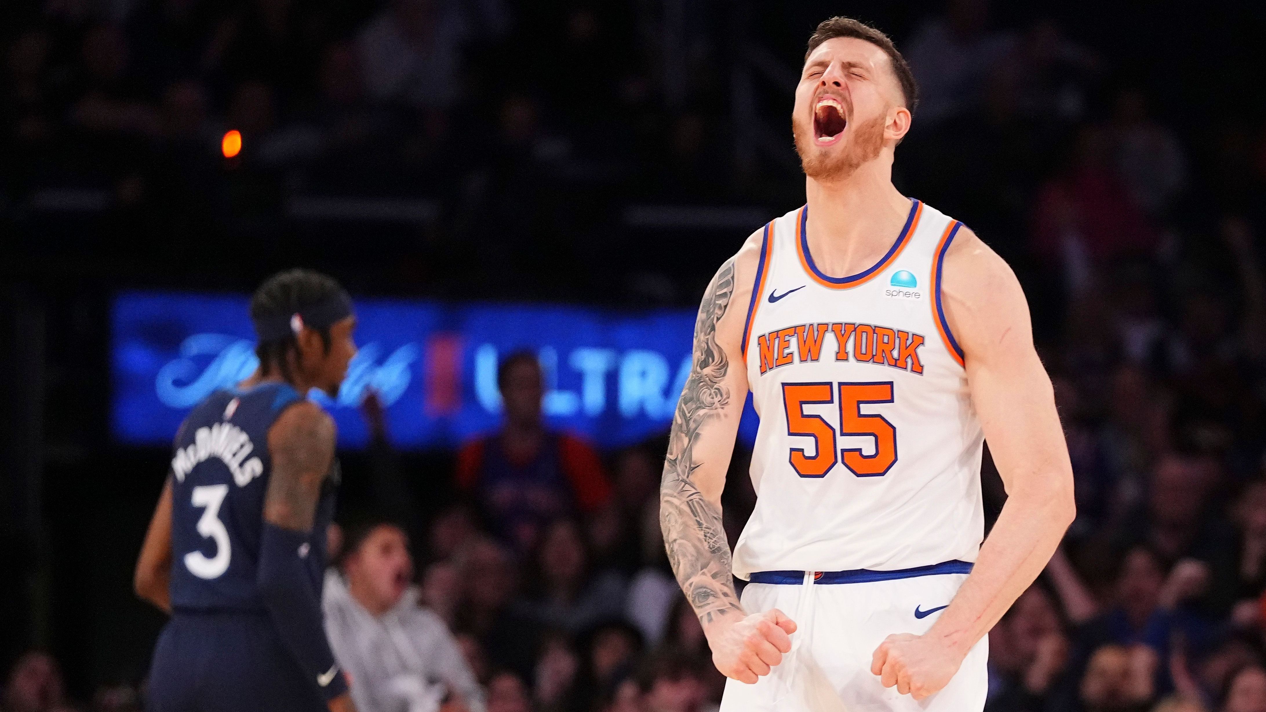 <strong>Isaiah Hartenstein (New York Knicks)</strong><br>Seit der Verletzung Mitchell Robinsons im 22. Spiel der Saison darf der deutsche Big-Man für die New York Knicks starten. Dabei übertrifft er alle Erwartungen und spielt die beste Saison seiner Karriere. Hartenstein liefert regelmäßig Double-Doubles und war mitentscheidend gute Platzierung der Knicks. Sein Vertrag läuft nach der Saison aus. <a href="https://editor-livingdocs-prod.t1p-publishing.aws.route71.net/p/ran/articles/358663/edit/canvas/component/doc-1hqenrec70">Ein großer Zahltag winkt!</a>