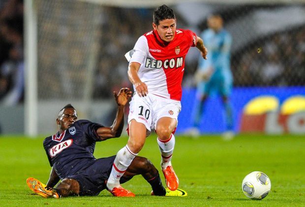 
                <strong>Ein kommender Weltstar</strong><br>
                Und auch James Rodriguez läuft nicht mehr für die Monegassen auf. In der Vorsaison verzückt er noch die Fans im Stade Louis II mit 10 Toren und 14 Vorlagen. Bei der WM schießt er sich mit sechs Toren in den Fokus der großen Klubs.
              