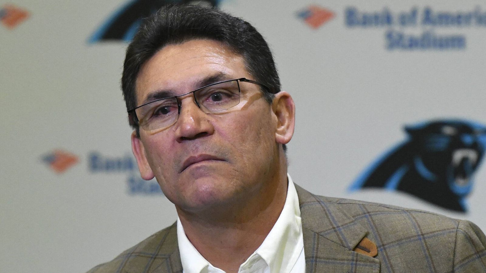 
                <strong>Philadelphia Eagles at Washington Football Team</strong><br>
                Spengemann: "Ron Rivera hat versucht, das Ruder einer strauchelnden Offense rumzureißen. Aber das Projekt wird noch Zeit brauchen. Die Eagles gewinnen knapp."
              