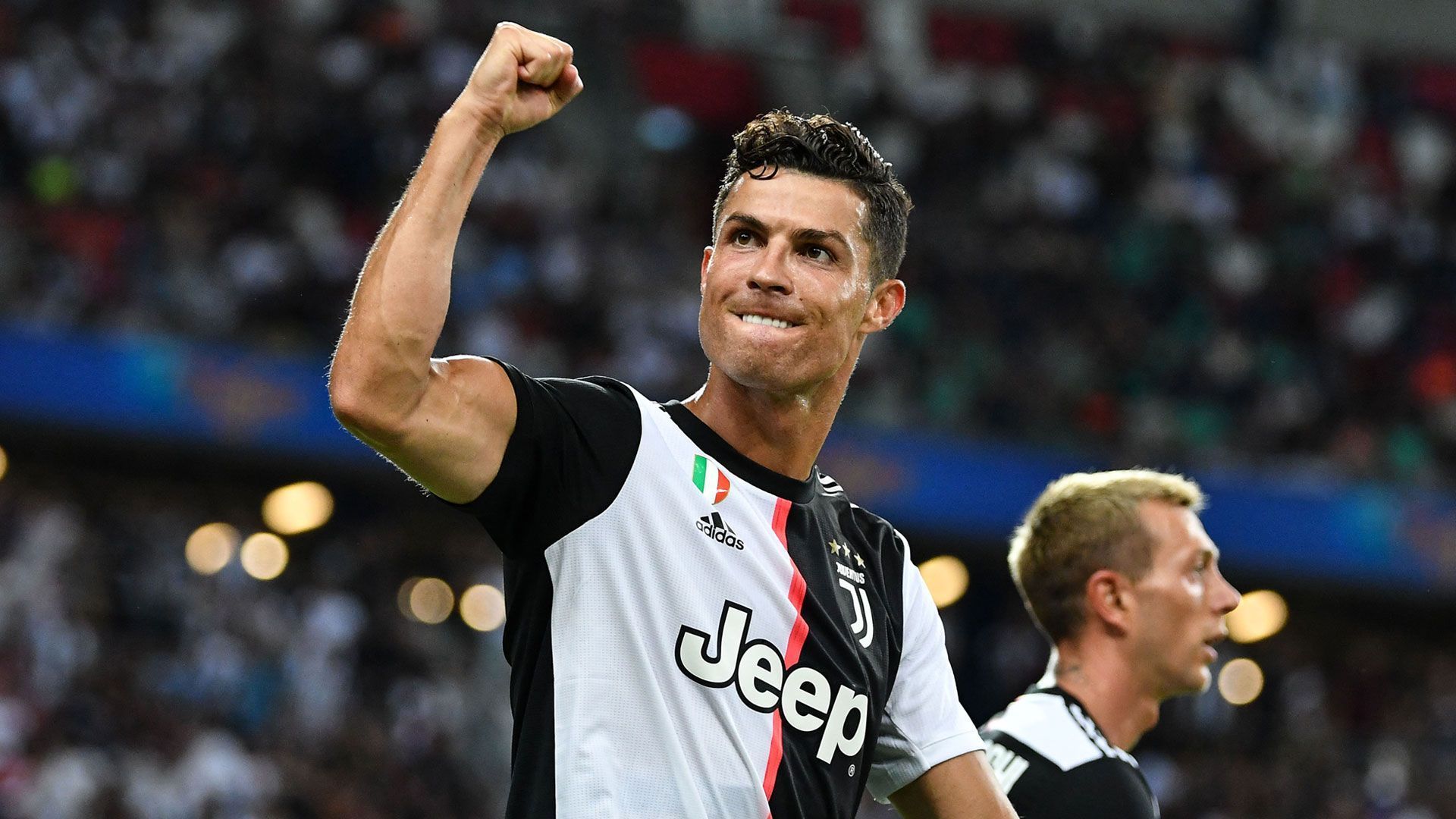 <strong>Mindestens 50 Tore in Premier League, LaLiga und Serie A</strong><br>
                Kein Spieler erzielte in den höchsten Ligen in England, Spanien und Italien jeweils mindestens 50 Treffer. Die Zahlen von Cristiano Ronaldo: <br>-Premier League:&nbsp;103 <br>-LaLiga: 311&nbsp;<br>-Serie A: 81