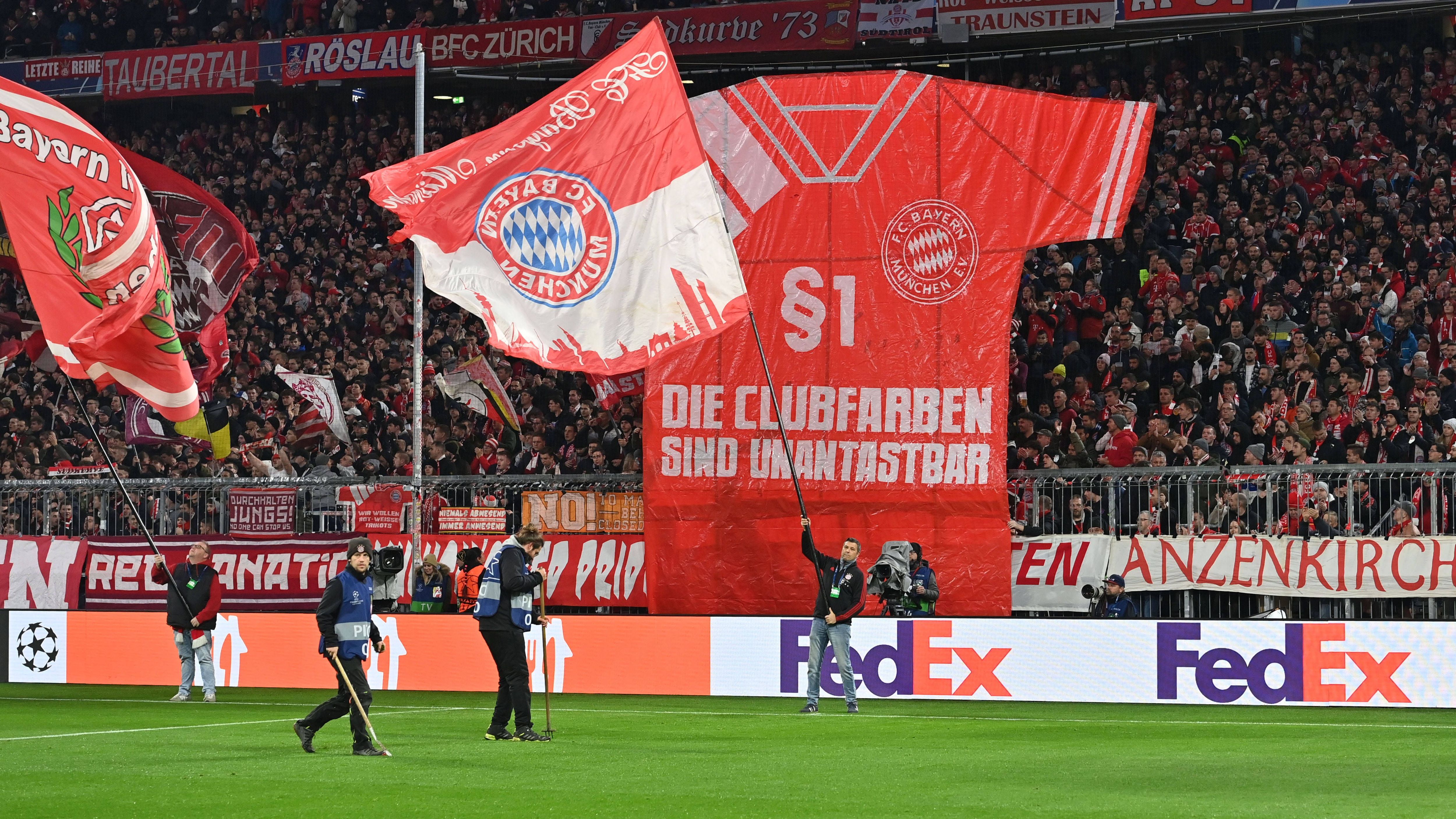 <strong>Die Trikot-Traditionen der deutschen Klubs</strong><br>Beim Champions-League-Spiel des FC Bayern gegen Galatasaray protestierten die Fans des FCB gegen das Champions-League-Trikot der Bayern. Der Grund: Die Vereinsfarben Rot und Weiß sind nicht vertreten. Doch welche feststehenden Traditionen oder gar Regeln gibt es bei den Heimtrikots der Traditionsvereine in Deutschland? <em><strong>ran</strong></em> hat eine Übersicht.