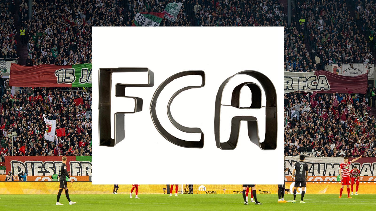 
                <strong>FC Augsburg</strong><br>
                Topseller unter den Fanartikeln beim FC Augsburg ist die Plätzchenform mit den Buchstaben F, C und A. Besonders zu Weihnachten sind die spülmaschinenfesten Ausstecher wahrscheinlich ein beliebtes Geschenk für Fans des FCA. Derzeit sind die Ausstecher für gerade ein Mal zwei Euro zu haben. Normalerweise liegt der Preis bei 9,95 Euro.
              
