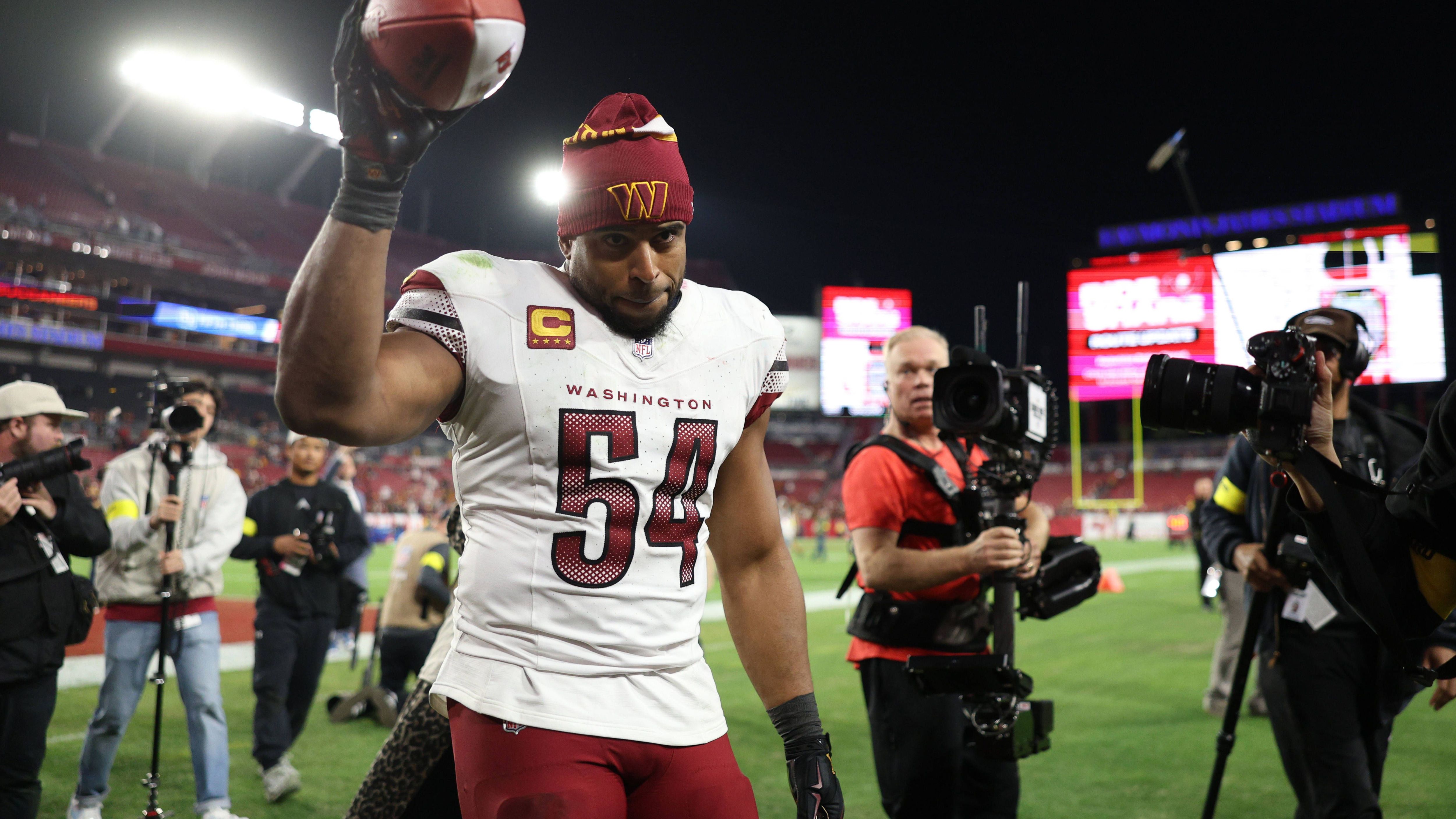 <strong>Bobby Wagner (Washington Commanders)</strong><br>Die 14. NFL-Saison steht für Wagner an. Der 35-jährige Linebacker hat bei den Commanders nach einer guten Debütsaison um ein weiteres Jahr verlängert. Der Verlauf der Saison wird wohl zeigen, ob Wagner noch weiter machen will. Sollte der Trend positiv bleiben und Wagner weiter abliefern, ist das durchaus möglich. Wenn eines von beiden nicht eintritt, könnte ein emotionales Karriereende bevorstehen.