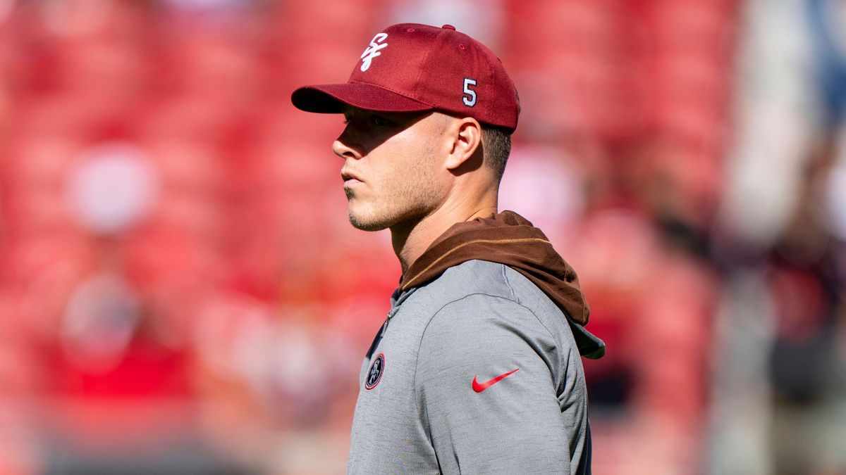 NFL, American Football Herren, USA New Orleans Saints at San Francisco 49ers August 18, 2024; Santa Clara, California, USA; San Francisco 49ers running back Christian McCaffrey (23) watches warm up...