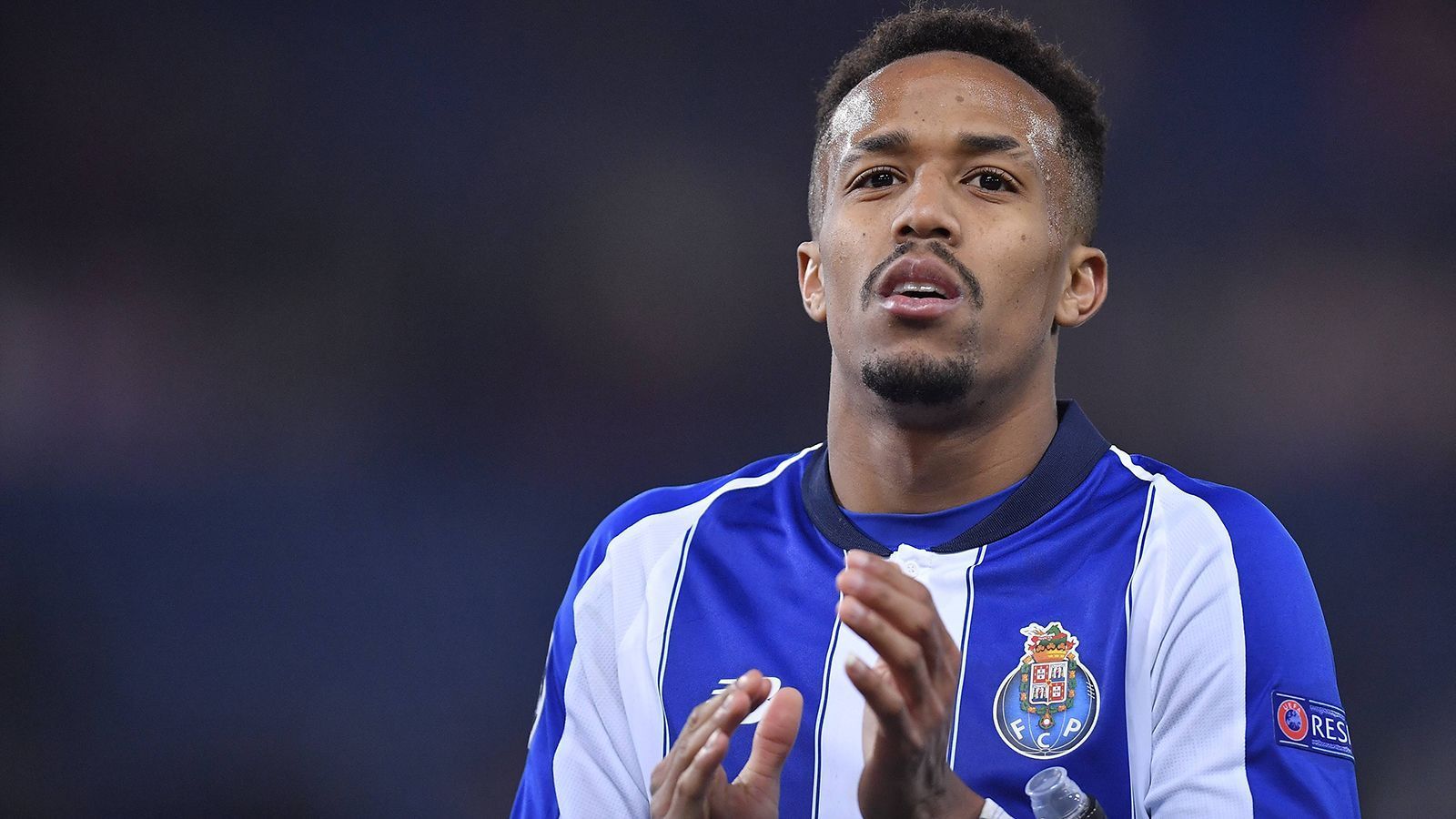 
                <strong>2. Platz - FC Porto: 546,42 Mio.</strong><br>
                Teuerste Verpflichtungen: Oliver Torres (20 Mio.), Giannelli Imbula (20 Mio.), Danilo (13 Mio.) - Teuerste Abgänge: Eder Militao (Bild, 50 Mio.), Eliaquim Mangala (45 Mio.), James Rodriguez (45 Mio.)
              