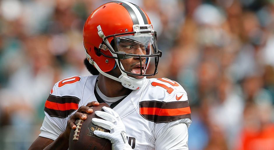 
                <strong>Robert Griffin III (Cleveland Browns)</strong><br>
                3,5 Millionen Dollar hätte Robert Griffin III einsacken können. Eine Schulterverletzung zu Beginn der Regular Season ließ den Boni-Traum für den Quarterback platzen. 1,5 Millionen Dollar hätte er erhalten, sofern er bei 90 Prozent der Offensive-Plays der Browns auf dem Feld gewesen wäre. Weitere 250.000 Dollar bei 3250 bis 3499 Passing Yards. Zusätzliche 250.000 Dollar für 3500 Yards und sogar weitere 500.000 Dollar bei 4000 Yards. Ein Passer-Rating zwischen 88 und 89,9 wäre 250.000 Dollar Wert gewesen. Weitere 250.000 Dollar könnte er bei einem Wert bis zu 93 einstreichen. Liegt sein Wert darüber, sind es noch einmal 500.000 Dollar.
              