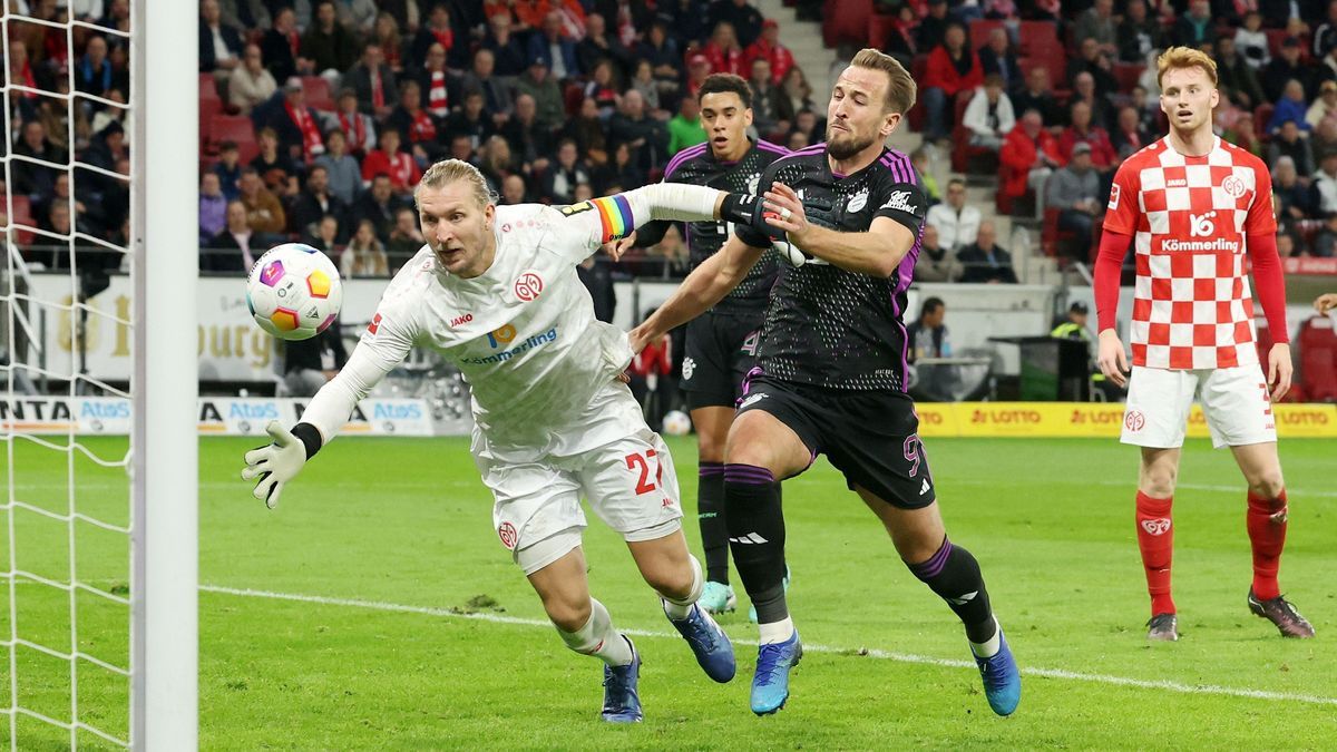 1. FSV Mainz 05 v FC Bayern München - Bundesliga