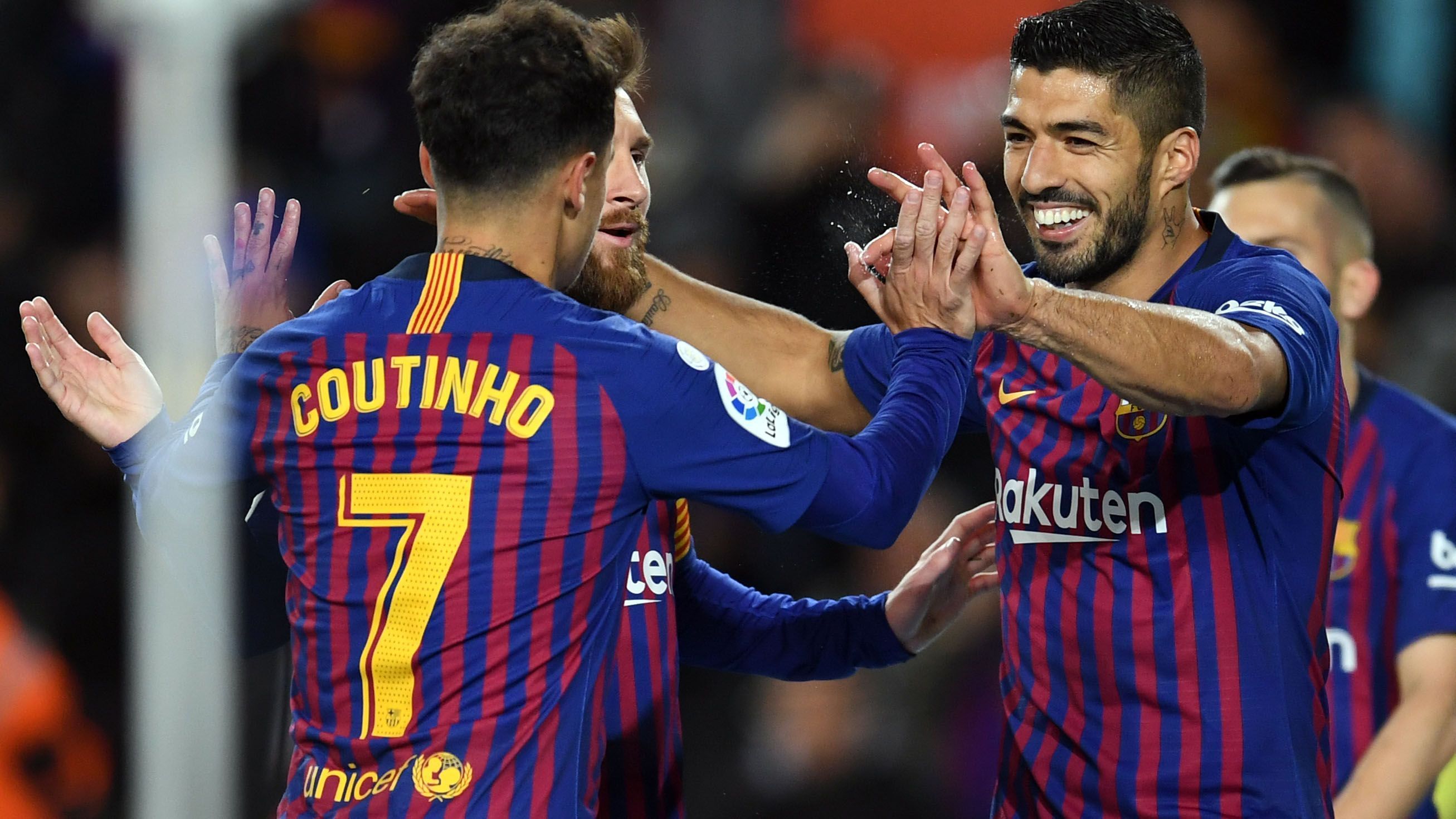 
                <strong>Barcelona gehen die Stürmer aus</strong><br>
                Der FC Barcelona führt in Spanien souverän die Tabelle an und stellt mit dem südamerikanischen Duo Lionel Messi und Luis Suarez auch die beiden erfolgreichsten Torjäger. Trotzdem herrscht im Offensivbereich Nachholbedarf, da Trainer Ernesto Valverde keine richtige Alternative zu Suarez (14 Tore) im Sturmzentrum zur Verfügung steht.
              