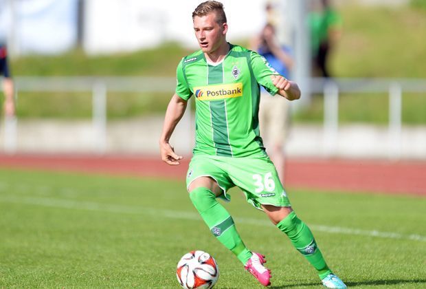 
                <strong>Marlon Ritter - Borussia Mönchengladbach</strong><br>
                Der Lohn: Der 20-Jährige ist im Gladbacher Trainingslager dabei. Wegen seiner starken Technik und der Kaltschnäutzigkeit vor dem Tor könnte er bald für die Profis interessant werden. Auch wenn die Konkurrenz groß ist.
              