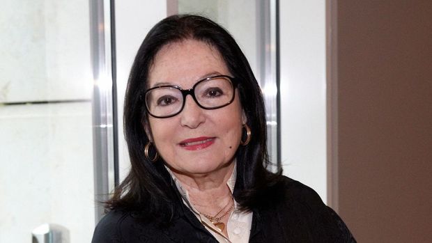 Nana Mouskouri Image