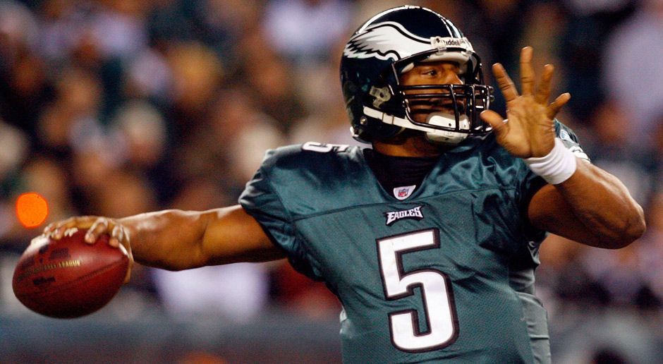 
                <strong>10. Donovan McNabb</strong><br>
                Platz 10: Donovan McNabb mit  Siegen98 Siege in der Regular Season, 9 in den PlayoffsPhiladelphia Eagles (1999 - 2009) 92 + 9Washington Redskins (2010): 5Minnesota Vikings (2011): 1Niederlage in Super Bowl XL
              