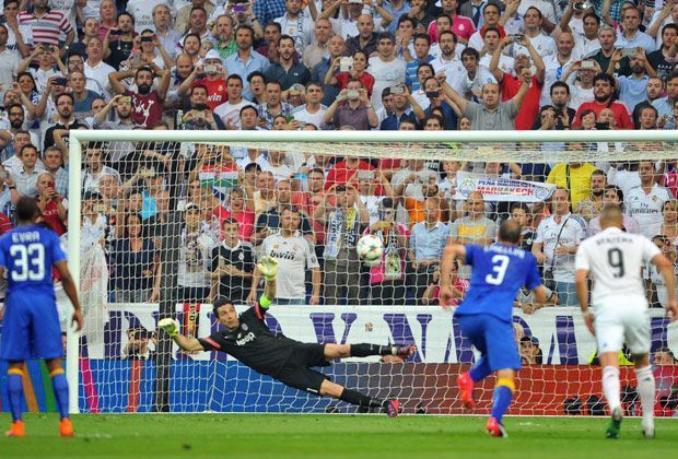 
                <strong>Real Madrid - Juventus Turin</strong><br>
                Der Weltfußballer verwandelt den Strafstoß sicher und bringt seinen Klub auf Finalkurs.
              