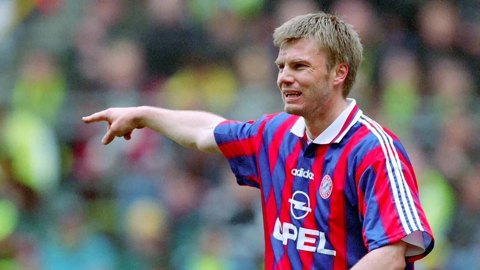 
                <strong>Thomas Helmer, Europameister 1996</strong><br>
                Bundesliga-Spiele/-Tore: 190/16 für Dortmund, 191/24 für die Bayern. Der heutige TV-Experte steht von 1986 bis 1992 bei Borussia Dortmund unter Vertrag und gewinnt mit dem BVB 1989 den Pokal. Dann wechselt er zum FC Bayern, mit dem er bis 1999 drei Meisterschaften und zwei Pokalsiege feiern kann.
              