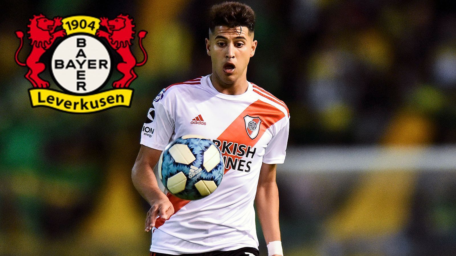 
                <strong>Exequiel Palacios (Neuzugang Bayer Leverkusen)</strong><br>
                Bayer Leverkusen hat einmal mehr in Sachen Transfers in Südamerika zugeschlagen und sich mit Exequiel Palacios verstärkt. Der 21 Jahre alte Mittelfeldspieler wechselt im Januar 2020 von River Plate Buenos Aires zur Werkself und soll 21,5 Millionen Euro Ablöse gekostet haben. Palacios unterschrieb bei Bayer einen Vertrag bis 2025. "Exequiel Palacios ist ein technisch starker Mittelfeldspieler mit Zug zum Tor und der Fähigkeit, seine Mitspieler einzusetzen. Er passt sehr gut zu unserer Mannschaft und zu unserem Spielstil", sagte Leverkusens Geschäftsführer Sport Rudi Völler. Mit River Plate gewann das Toptalent 2019 die Copa Libertadores, die südamerikanische Ausgabe der Champions League und ist zudem bereits argentinischer Nationalspieler (bisher vier Länderspiel-Einsätze).
              